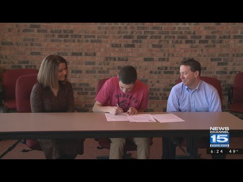 Matt Ruppert signs with Indiana Wesleyan