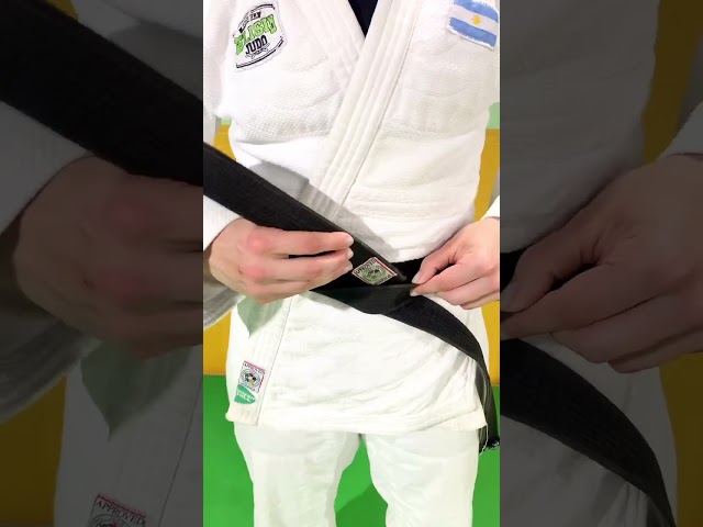 Vídeo relacionado con DOKRIN Cinturones de traje de judo Cinturón de Judo y Karate de 180 cm, Cinturón Profesional de Taekwondo, Cinturón Grueso de Tela de Aikido para Niños y Adultos, Cinturón de Karate (Blanco)