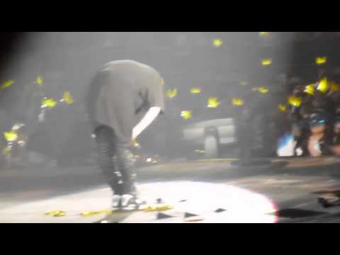 300613 [FANCAM] - 90 dEGREE bOw - G-DRAGON 2013 WORLD TOUR: ONE OF A KIND Singapore