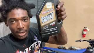 How To Mix A 2 Stroke DirtBike With A Mixing Bottle/What Kind Of 2 Cycle Oil I Use VLOG