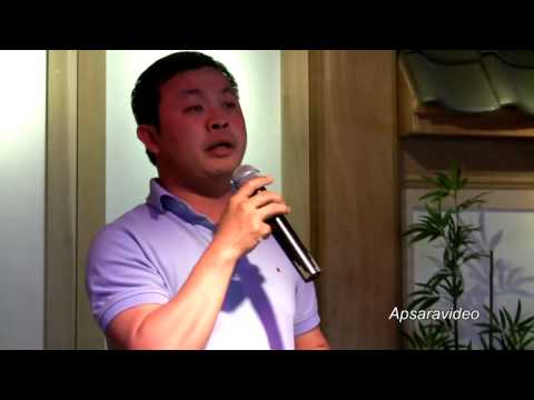 Tey, guest singer is doing a classics Sin Sisamuot song at La Lune Restaurant