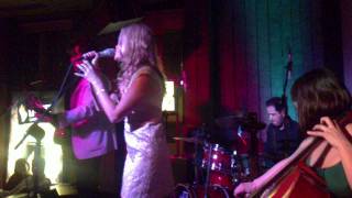 Nicole - Lagrima de Sal (En Vivo)