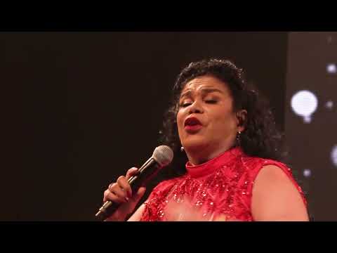 Eva Ayllón - La veguera   Sacachispas (En Vivo)