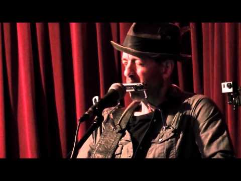 Cut Me I Bleed The Blues | Travis Meadows LIVE at the Fillin' Station