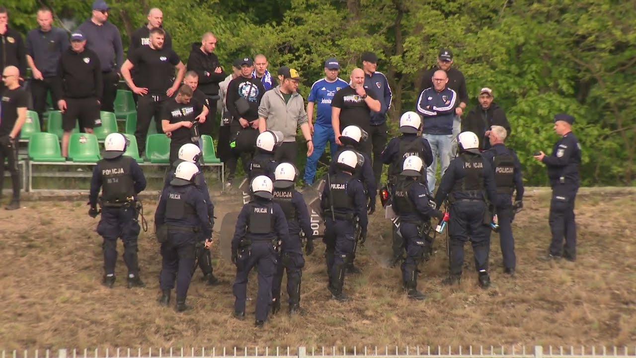 Starcie kibiców Cariny Gubin z pseudokibicami Karkonoszy Jelenia Góra (10.05.2025)