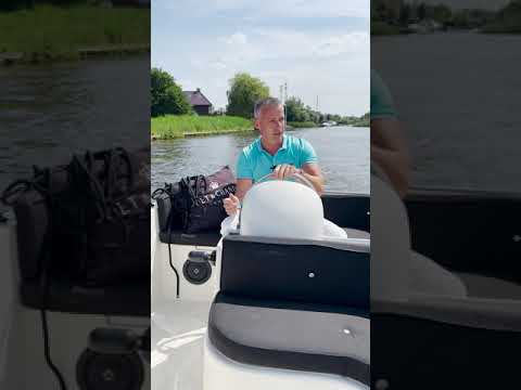 Te Koop villa aan het water aan De Linde 5 in Leeuwarden