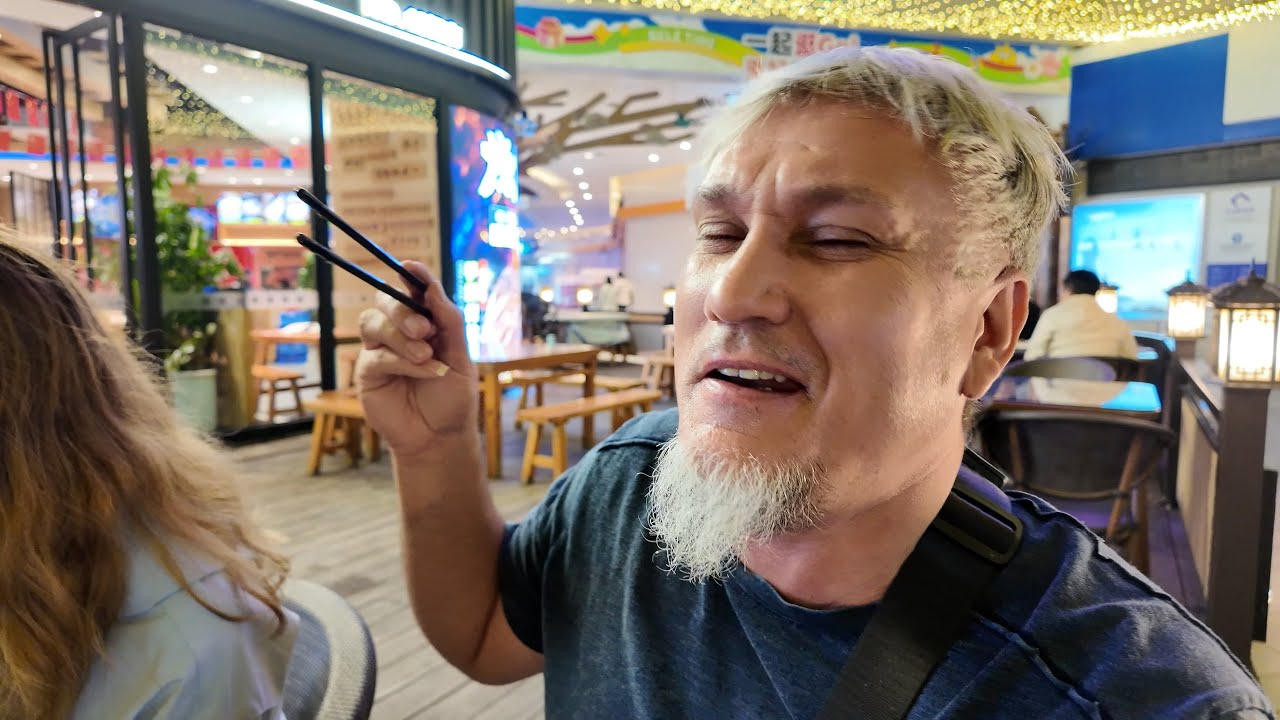 Семейная ночная прогулка по бебеням с едой. Жизнь в Ките 375