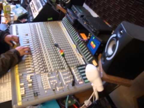 SENNID POSITIVE VIBES  AT  MURABEATONE RECORDS