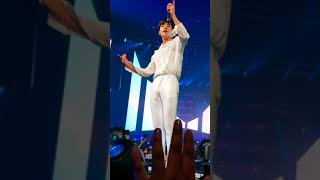 Jungkook😳 b*tch, don&#39;t look down ! respect your idol 😌