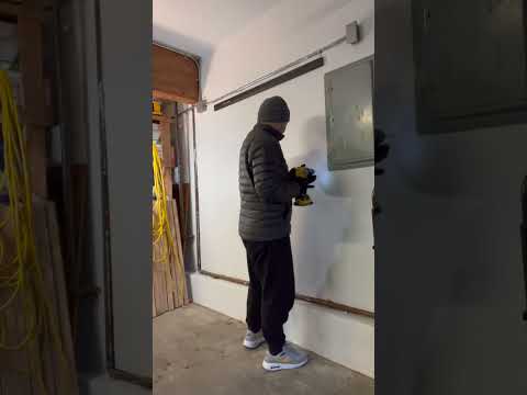 Install Rubbermaid Fast Track
