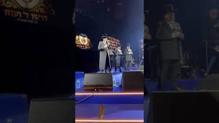 אחינו/crack off dawn מוטי שטיינמץ זאנוויל וינברגר דירשו לונדון ￼dirshu uk #singer #music #duet