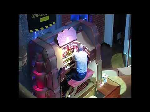 PAUL KIRNER - "ORIENTAL MEDLEY" - BUTTERMARKET SHREWSBURY WURLITZER - 2016 *****