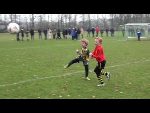 10 december 2016 Wilhelmus JO11-3 - Voorschoten'97 JO11-4 1-4