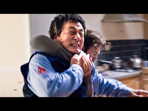 Jackie Chan aniquila a 6 terroristas del IRA en su sala de estar | El implacable | Clip en Español