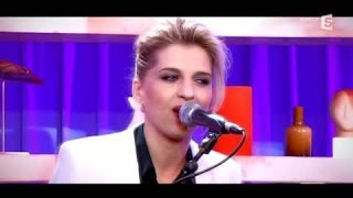 Amandine Bourgeois "Quoi ma gueule" - C à vous - 07/05/2014