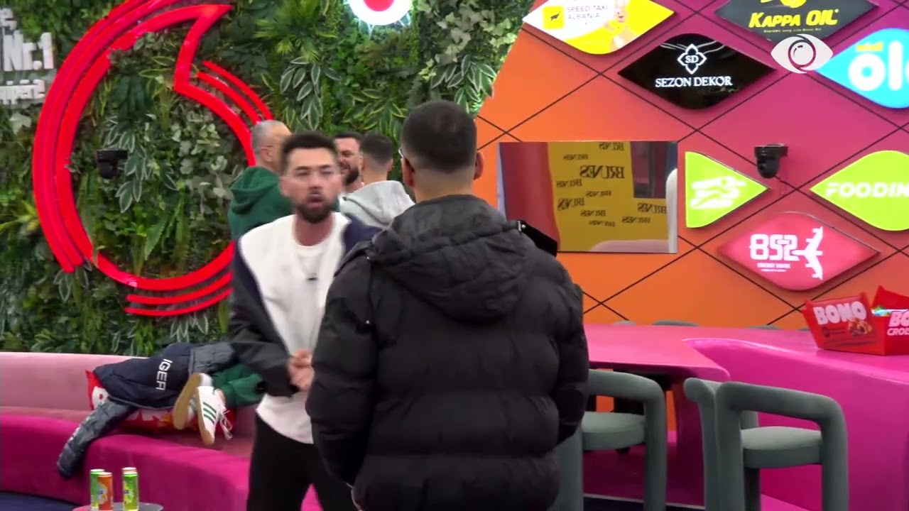Vazhdoni flisni pas krahëve/ Angelo debaton me Stenaldon