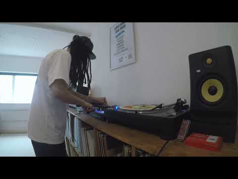 Roving Dread - Sunday Morning Dubstep Vol.2 (Chill Dubstep Mix)
