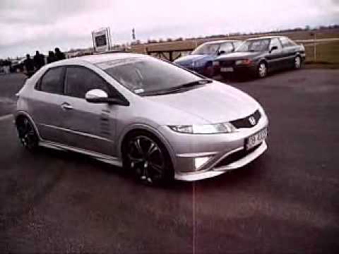 download lagu mp3 mp4 United Chicken Tomaszw Lubelski, download lagu United Chicken Tomaszw Lubelski gratis, unduh video klip United Chicken Tomaszw Lubelski