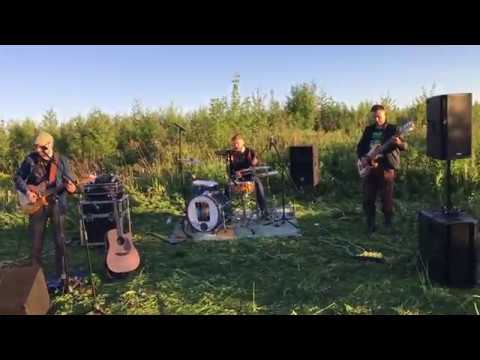 The Valenki band на траве! I can't dance