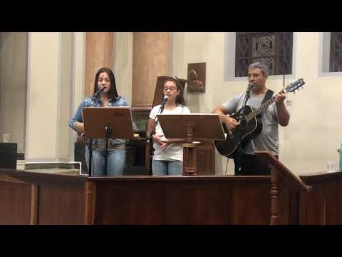 Em nome da Santíssima Trindade