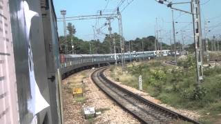 preview picture of video 'Guruvayur Exp Entering & Leaving Trichy Jn'