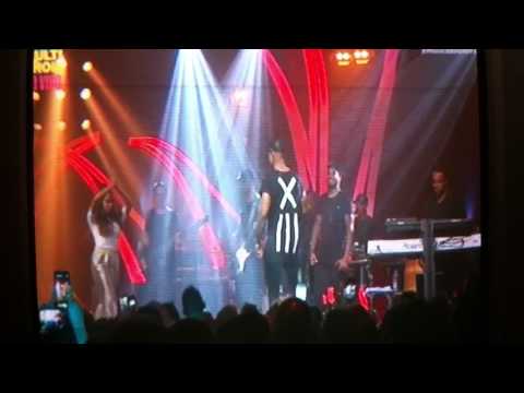 Anitta e Léo Santana no Multi Show Ao Vivo