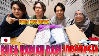 Download lagu UNBOXING HADIAH DARI FANS INDONESIA! SENENG BANGET! mp3