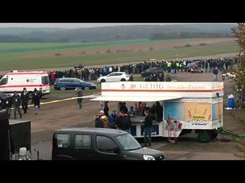 1/4 meilen Rennen Hot Rod vs. Ente