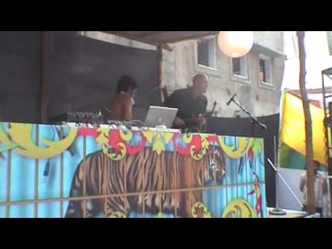 Johnny Deep & Simon Sax - Sunburn Goa 09