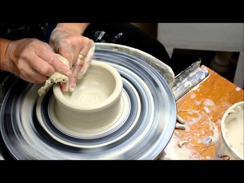 How to Wheel Throw a Simple Easy Bowl on the Potter's Wheel