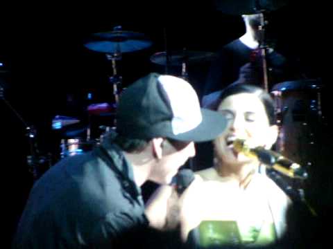 All Good Things - Nelly Furtado e Di Ferrero em Porto Alegre