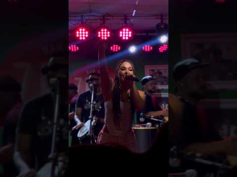 Não é dia de TBT mas já deu saudade dessa baguncinha que fizemos sábado. Foi gostoso demais! #pagode