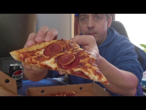 KevynEats is Back!! Pizza Hut Pepperoni Pizza! #PizzaHut #PepperoniPizza #foodie #food