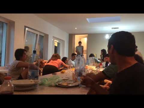 Repetiție după masa a tinerilor de la Maneciu