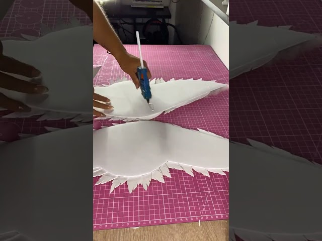 Vídeo relacionado con alas para niños | Accesorios de Disfraz | Alas de apoyos para actuaciones en escenarios, Eventos temáticos, cómics, de Disfraces, sesiones de Fotos, producción de películas