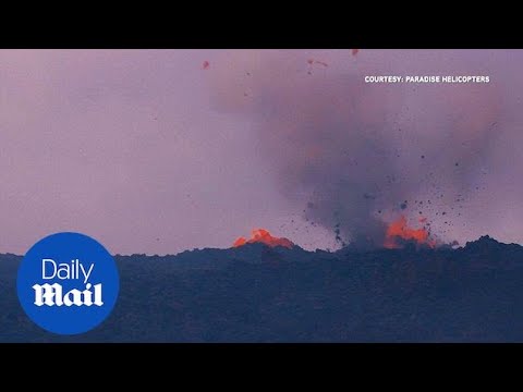 Kilauea volcano spews ash and lava nearly 6-miles into the sky - Daily Mail