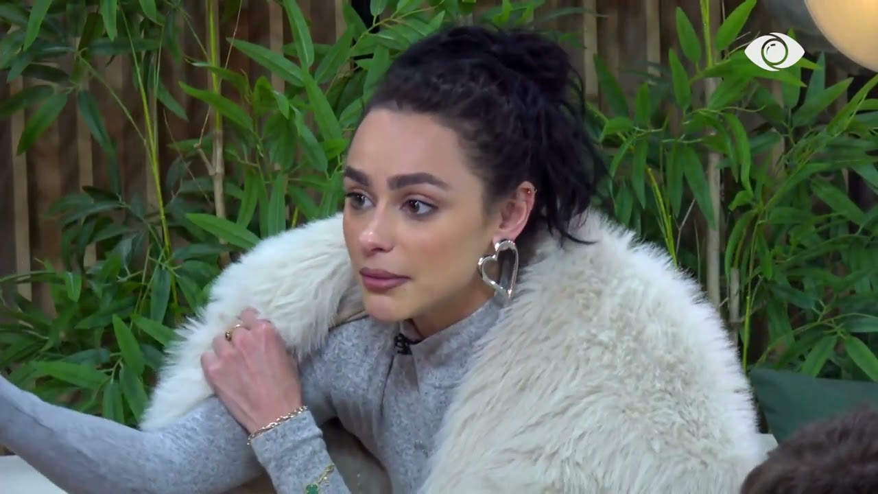 Vijon biseda e Rozanës me Eglin: Vjen e më flet qosheve për…