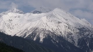 preview picture of video 'Beautiful Aru Valley At Pahalgam, Kashmir, India HD Video'