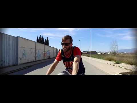 MUSTAFVCK - 16. EL BLUES DEL FUMETA (VIDEOCLIP)  [HUESOS] [MAIMÓNIDES]