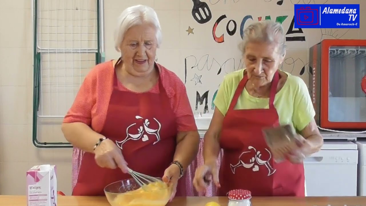 Carmen, Consuelo y un flan casero (leche asada).