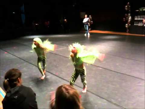 Elise Olsen og Benedicte Løvaas Freestyle Disco dobbel U10 DC1 2011.wmv