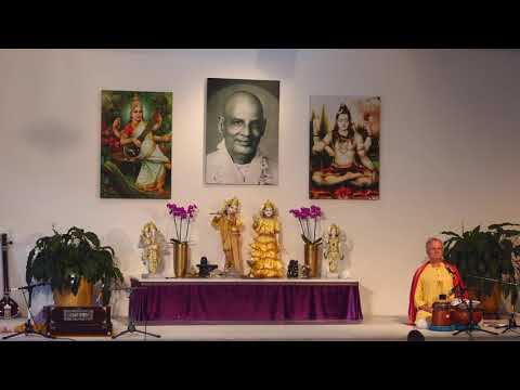 Stille Meditation und Mantrasingen Satsang mit Sukadev - Yoga Vidya Live 07:00 Uhr 23.08.2020