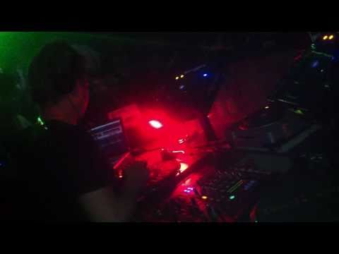 SuckmusicTV // Nick Coleman playing Silversix's Murder At Midnite (Chardy Remix) at The Lounge