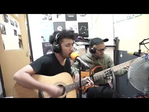 Rayhadi & Proyeksantai - Kekagumanku (Manggung Pertama di Radio Kampus 24/11/2017)