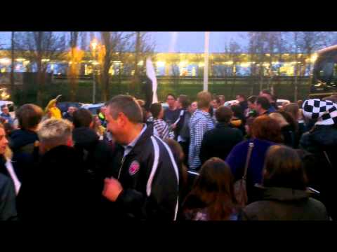 En toen Waren we de bus uit! (AW.DTV/e-senzaz.com - KCC/Delta Logistiek, 15-03-14)