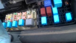 Fixing AC, air conditioner blinking light on Lexus ES330, with Cattu Interactive