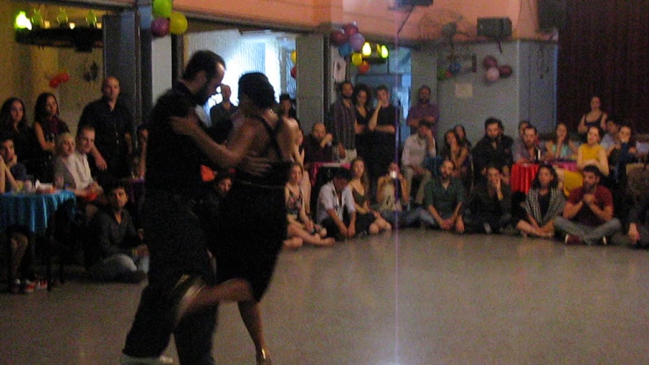 Video thumbnail for CORINA HERRERA y PABLO RODRIGUEZ en Viva La Pepa Milonga (2/4)