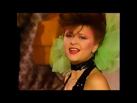 Tracey Ullman - Bobby's Girl (1984) [A.I. enhanced to full-HD]