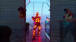 Download lagu Shuffledance on the roof of skyscraper mp3