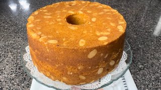 كيكة الفانيلا لكل يوم هشة ومرتفعة وغير قابلة للفشل مغلفة بشرائح اللوز-Fluffy Almond Vanilla Cake